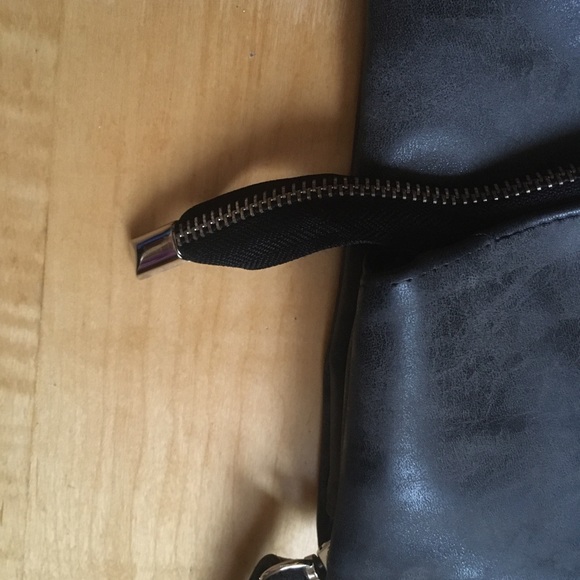 Basic grey crossbody bag - Picture 2 of 4